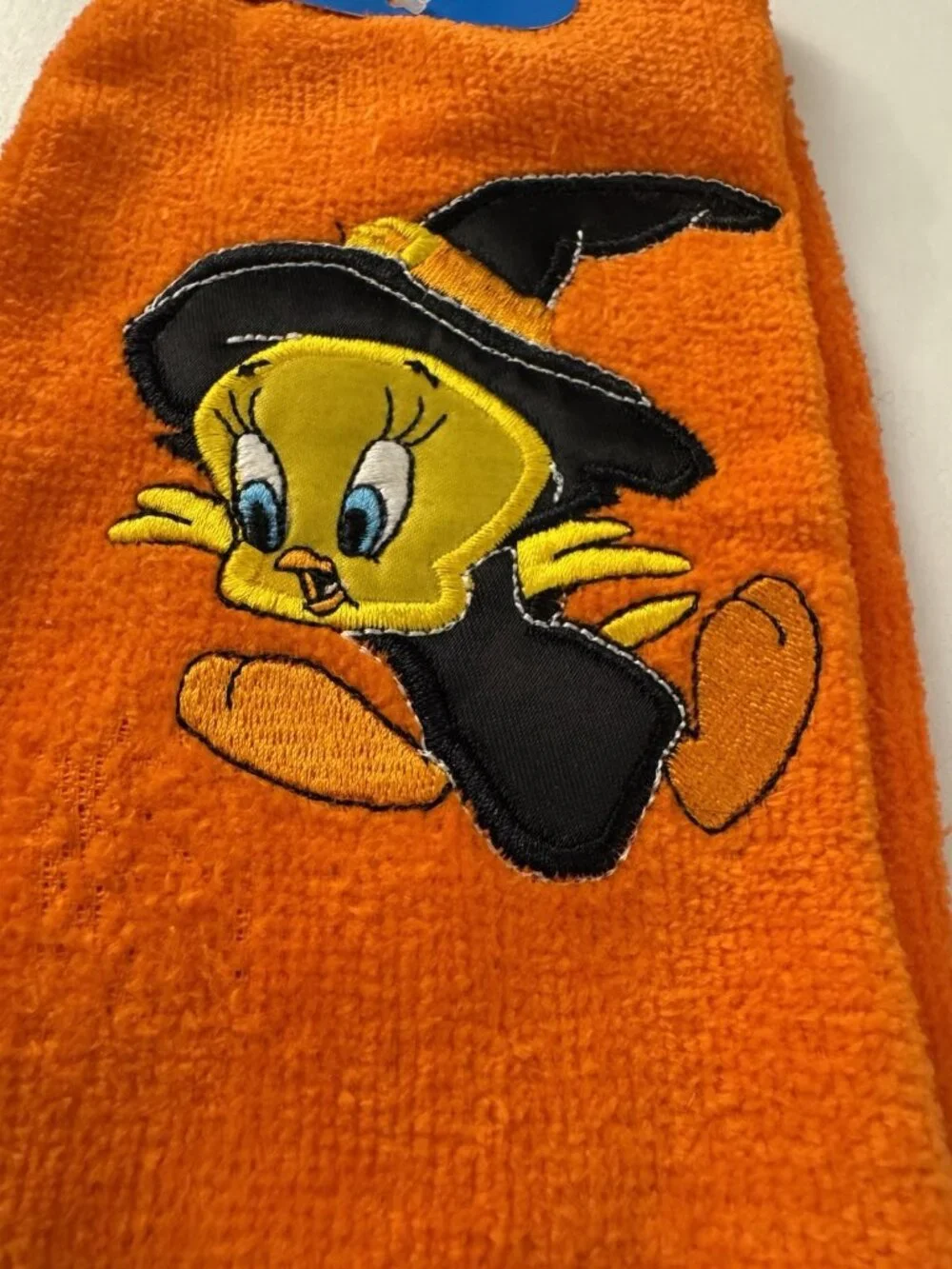 Vintage Looney Tunes Tweety Bird Halloween Witch Tea Hand Towel Orange 1997 D11